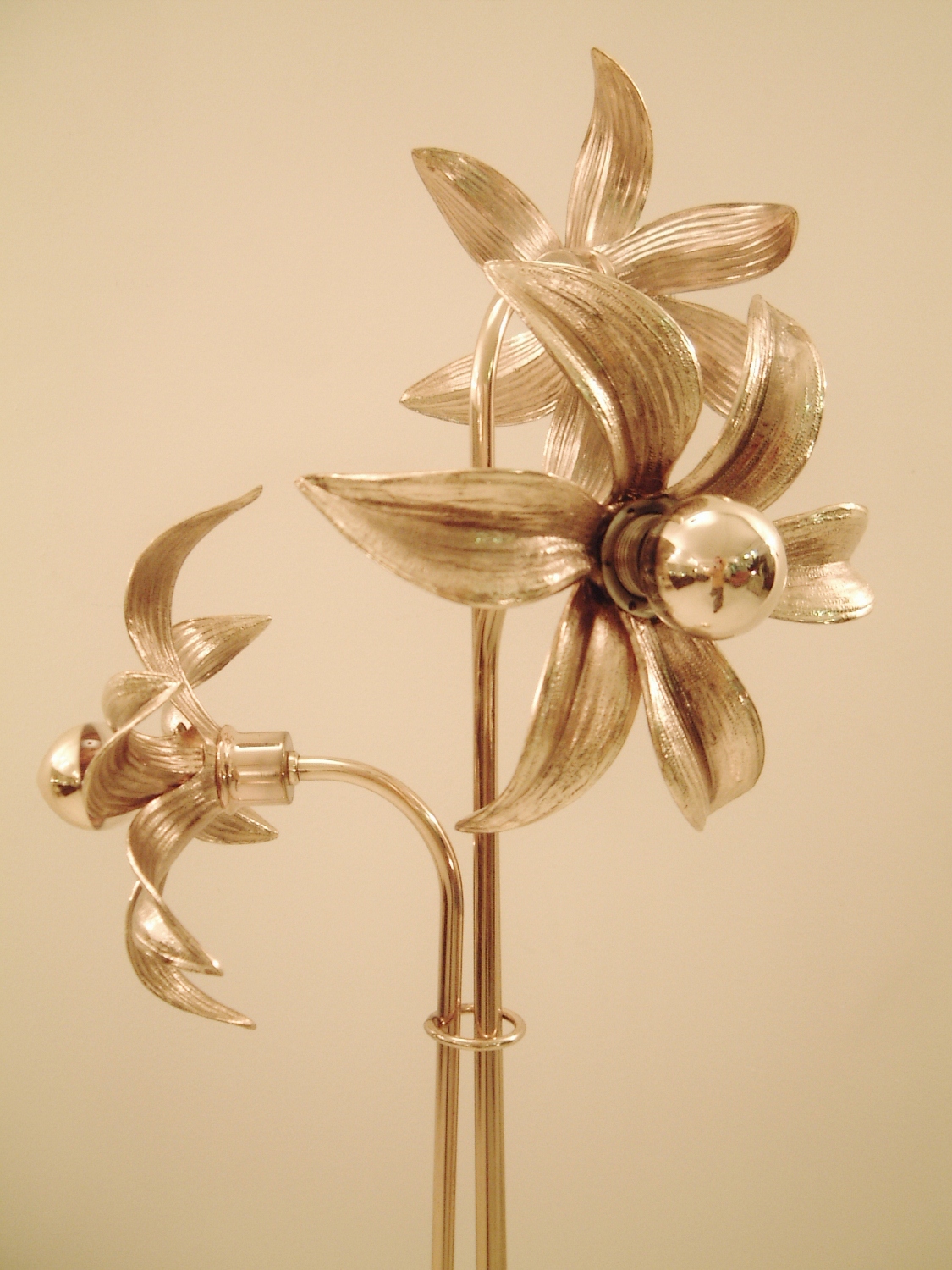 Vintage floor lamp flower shape 1970 s ca French in Vintage